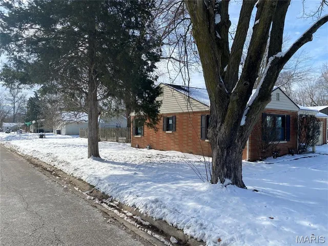 $125,000 | 924 Durley Street, Greenville, IL 62246