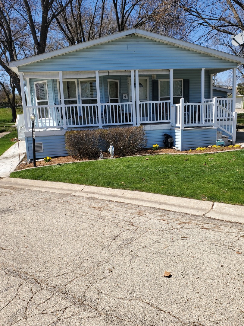 204 Melbrooke Road Elgin, IL 60123 - Photo 1 of 17