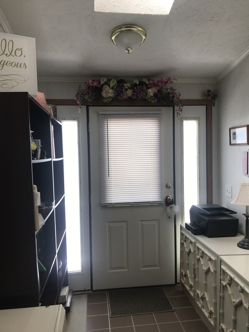 204 Melbrooke Road Elgin, IL 60123 - Photo 9 of 17