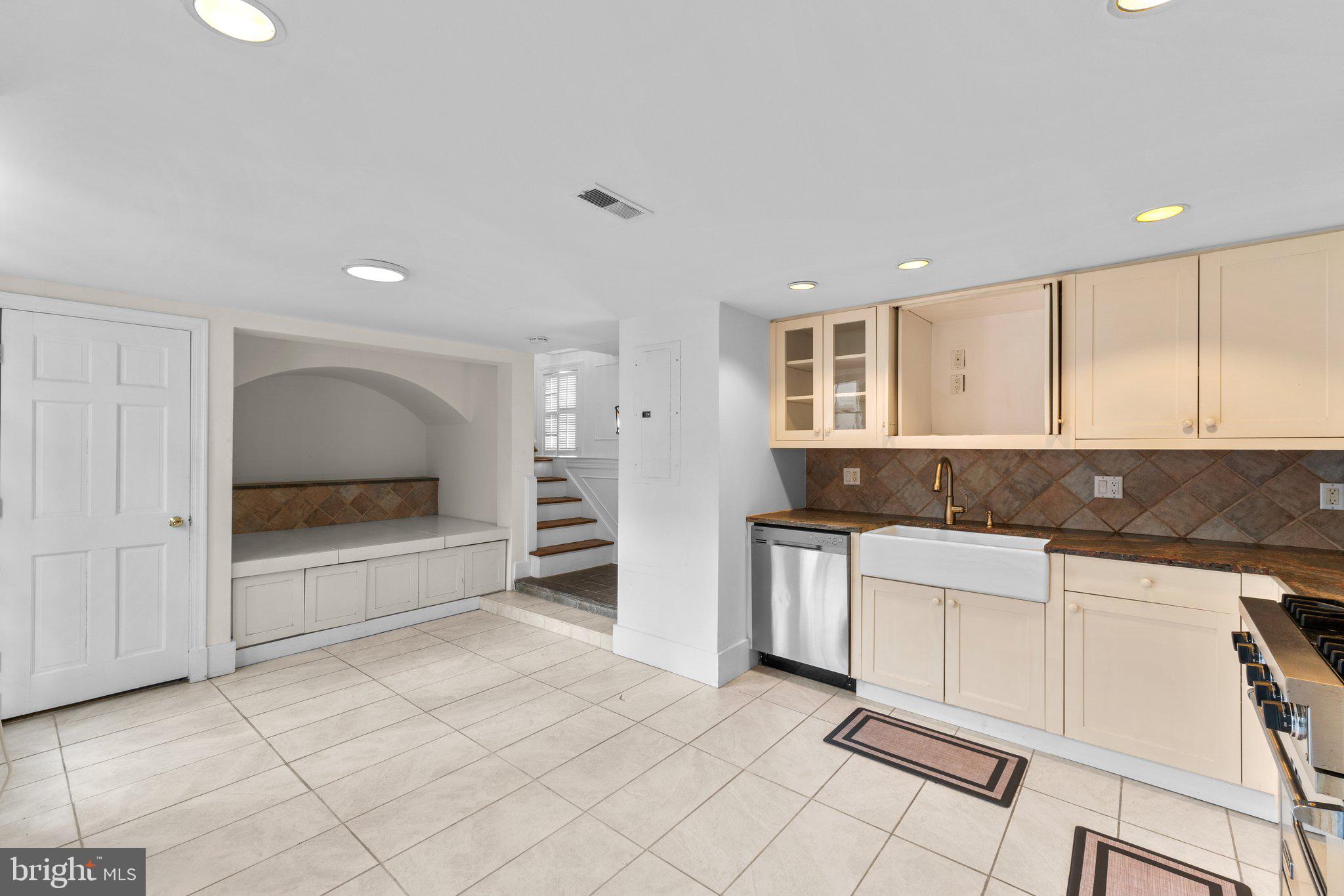 3341 Dent Place Northwest Washington, DC 20007 - Photo 10 of 30