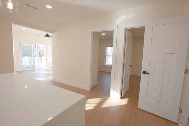 a view of entryway with bathroom
