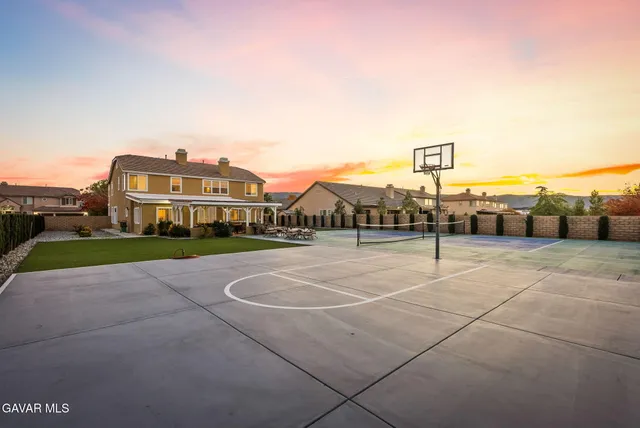 $1,399,999 | 3625 Paddock Way, Quartz Hill, CA 93536