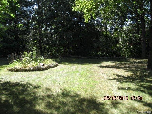 597 Dakota Court Rochester, MI 48307 - Photo 5 of 16 IMG_0211