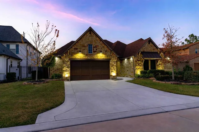 $950,000 | 6 Canopy Green Drive, Tomball, TX 77375