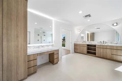 $4,950,000 | 8 Leeward Circle, Jupiter, FL 33469