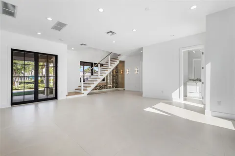 $4,950,000 | 8 Leeward Circle, Jupiter, FL 33469