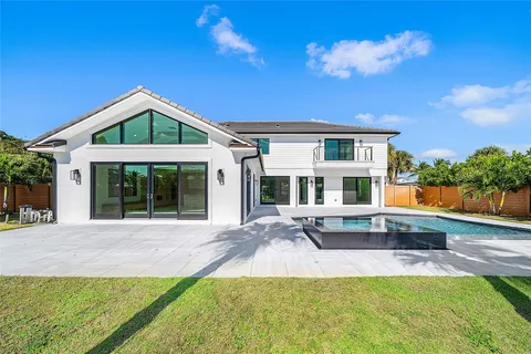 $4,950,000 | 8 Leeward Circle, Jupiter, FL 33469