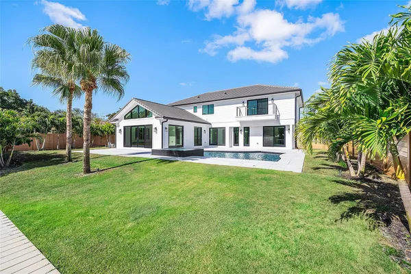 $4,950,000 | 8 Leeward Circle, Jupiter, FL 33469