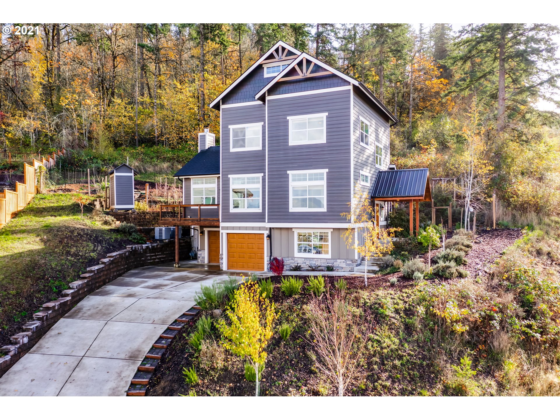 3605 Snowberry Road Eugene, OR 97403 - Photo 1 of 32 Gallery Image 1