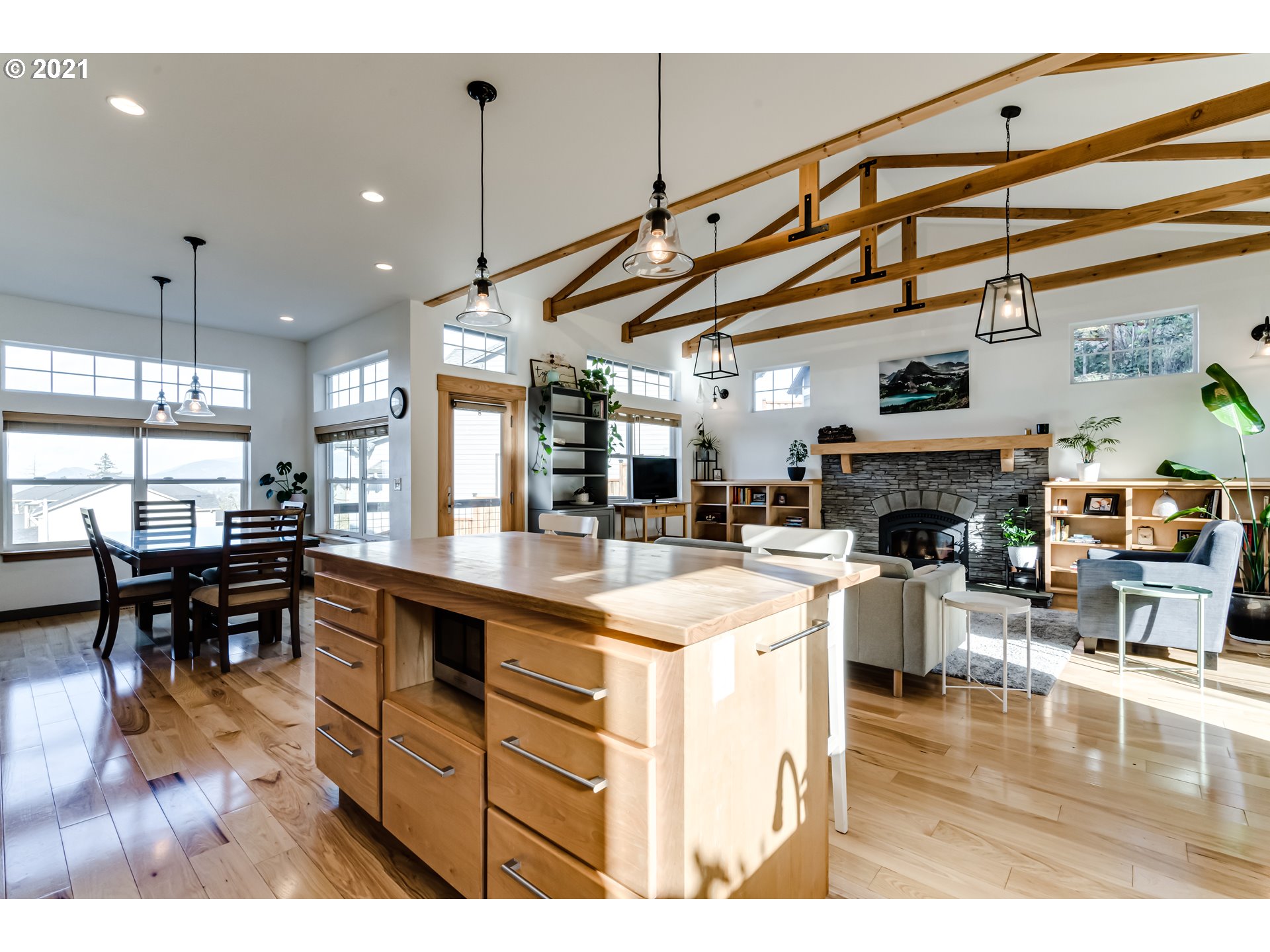 3605 Snowberry Road Eugene, OR 97403 - Photo 15 of 32 Gallery Image 15