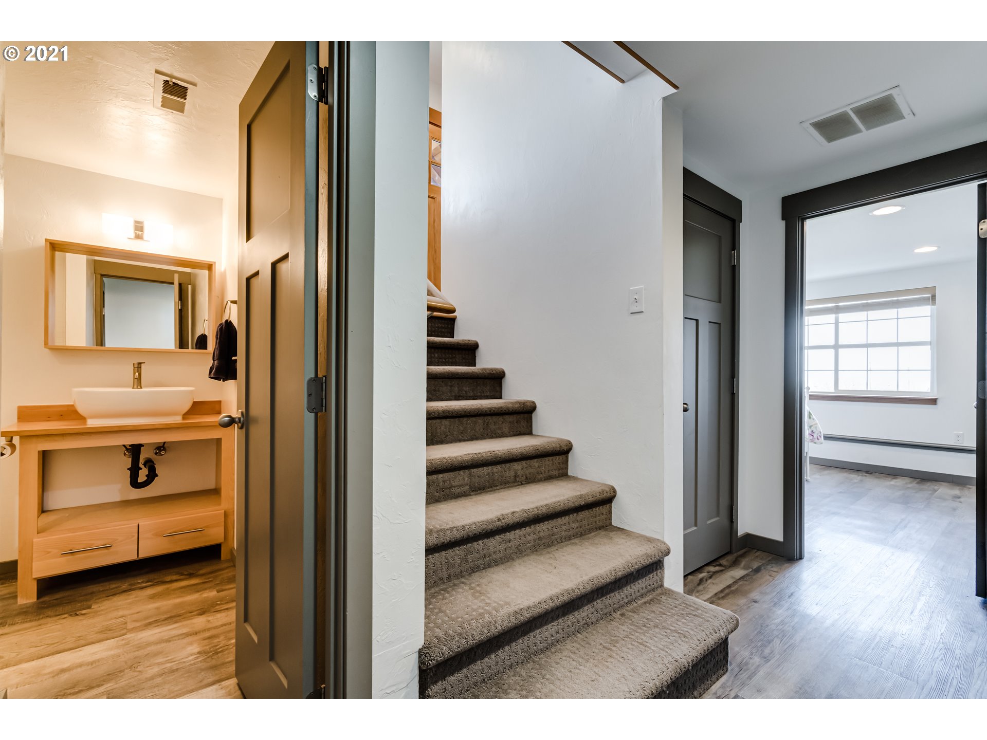 3605 Snowberry Road Eugene, OR 97403 - Photo 26 of 32 Gallery Image 26