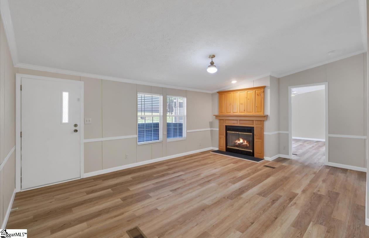 208 Tyler Court Easley, SC 29642 - Photo 4 of 26