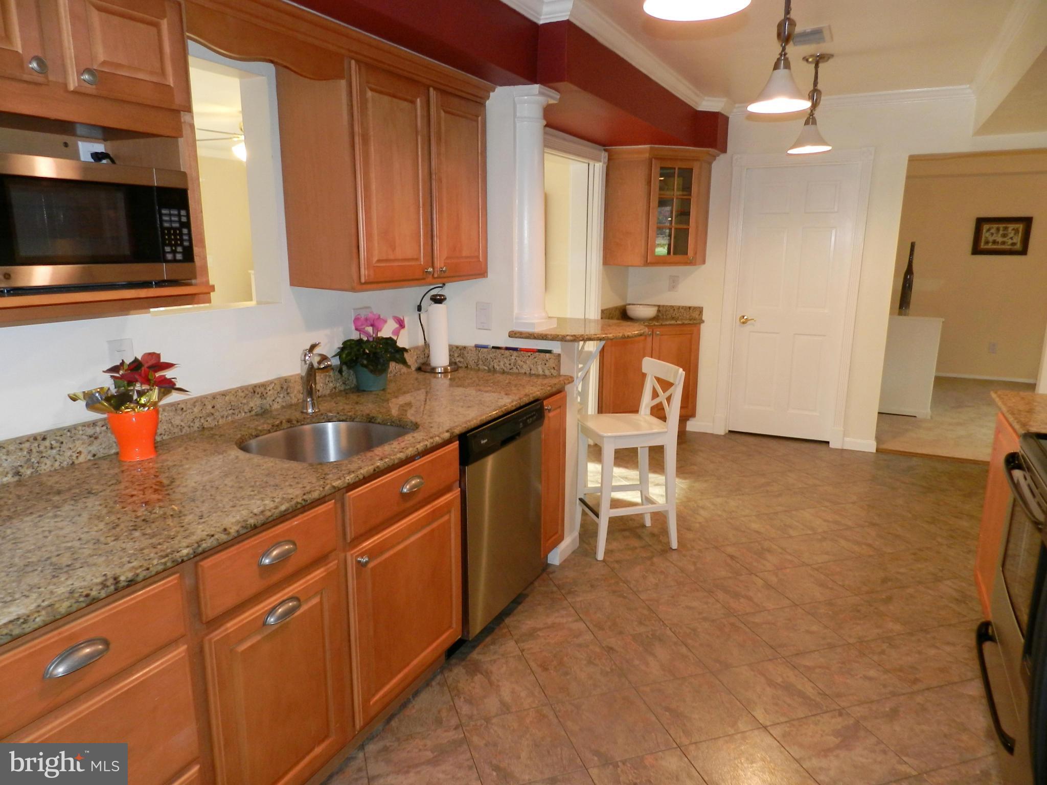 17104 Whites Road Poolesville, MD 20837 - Photo 6 of 30 Kitchen