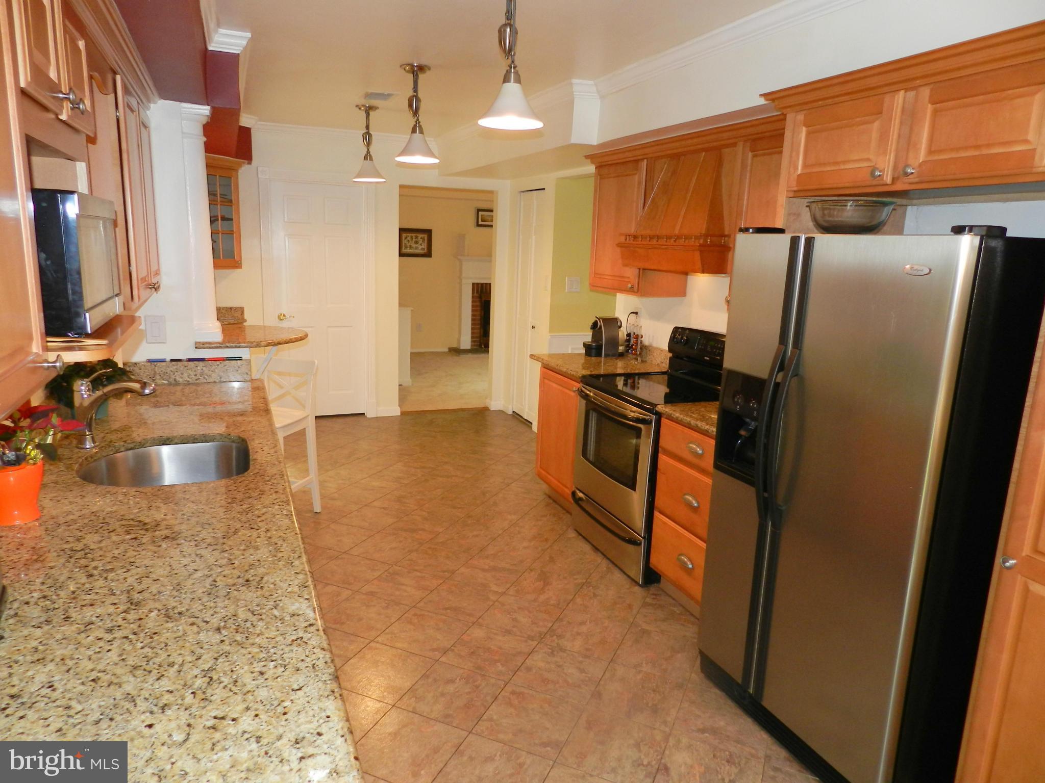 17104 Whites Road Poolesville, MD 20837 - Photo 8 of 30 Kitchen