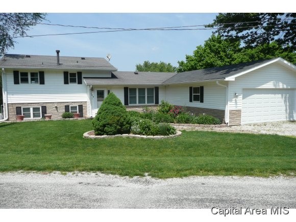 745 Persimmon Road Petersburg, IL 62675 - Photo 1 of 16 Gallery Image 1