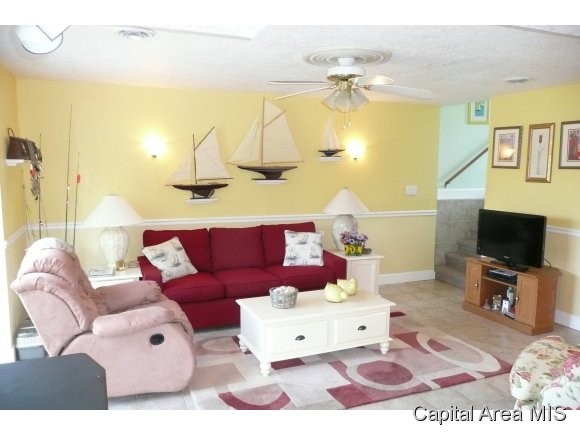 745 Persimmon Road Petersburg, IL 62675 - Photo 12 of 16 Gallery Image 12