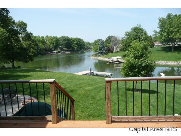 745 Persimmon Road Petersburg, IL 62675 - Photo 5 of 16 Gallery Image 5