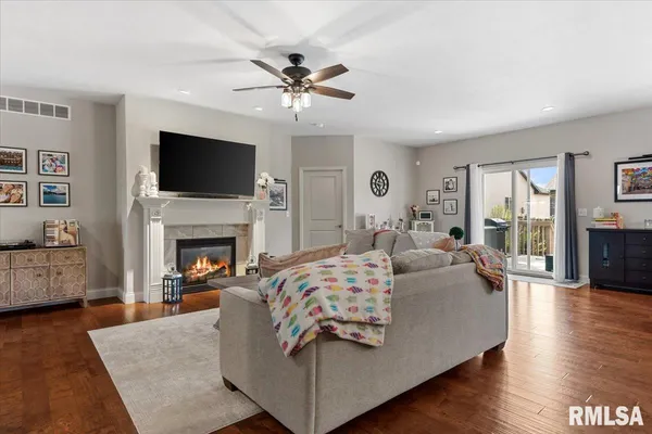 $399,900 | 3204 Grassmere Drive, Springfield, IL 62711