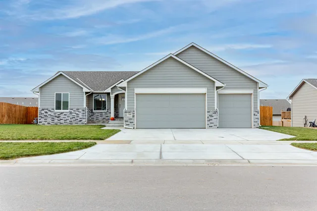 $309,500 | 729 North Casado Street, Goddard, KS 67052