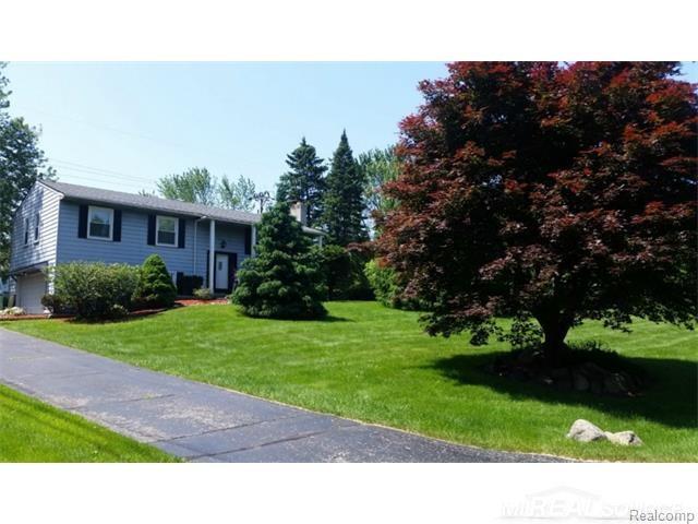 2551 Roseview Drive Rochester Hills, MI 48306 - Photo 1 of 39