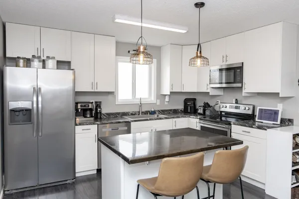 $285,000 | 505 4th Street East, Horace, ND 58047