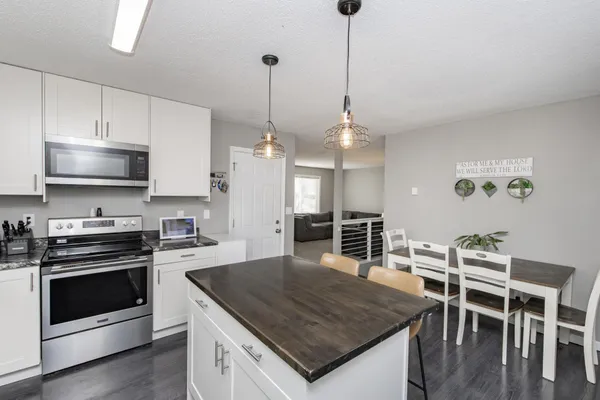 $285,000 | 505 4th Street East, Horace, ND 58047