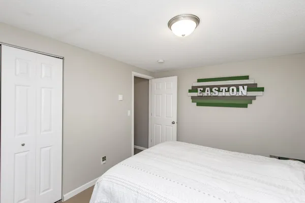 $285,000 | 505 4th Street East, Horace, ND 58047