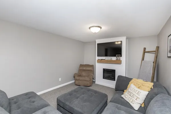 $285,000 | 505 4th Street East, Horace, ND 58047