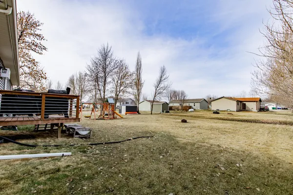 $285,000 | 505 4th Street East, Horace, ND 58047