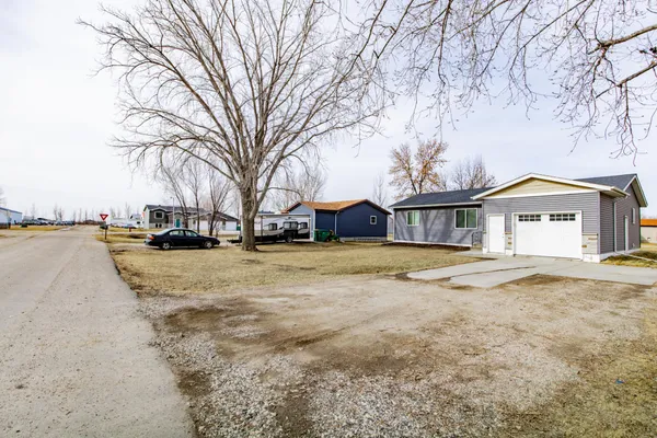 $285,000 | 505 4th Street East, Horace, ND 58047