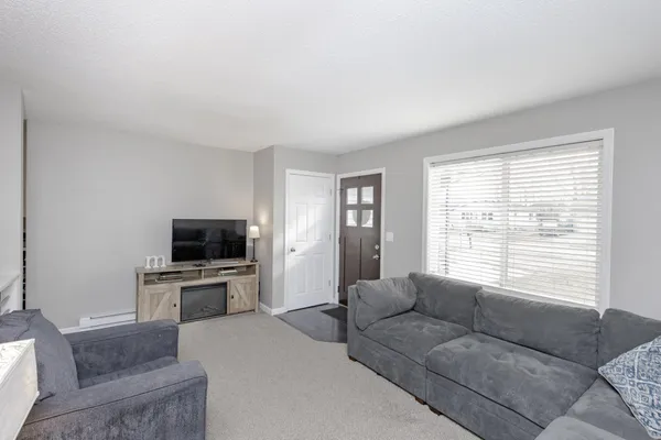 $285,000 | 505 4th Street East, Horace, ND 58047