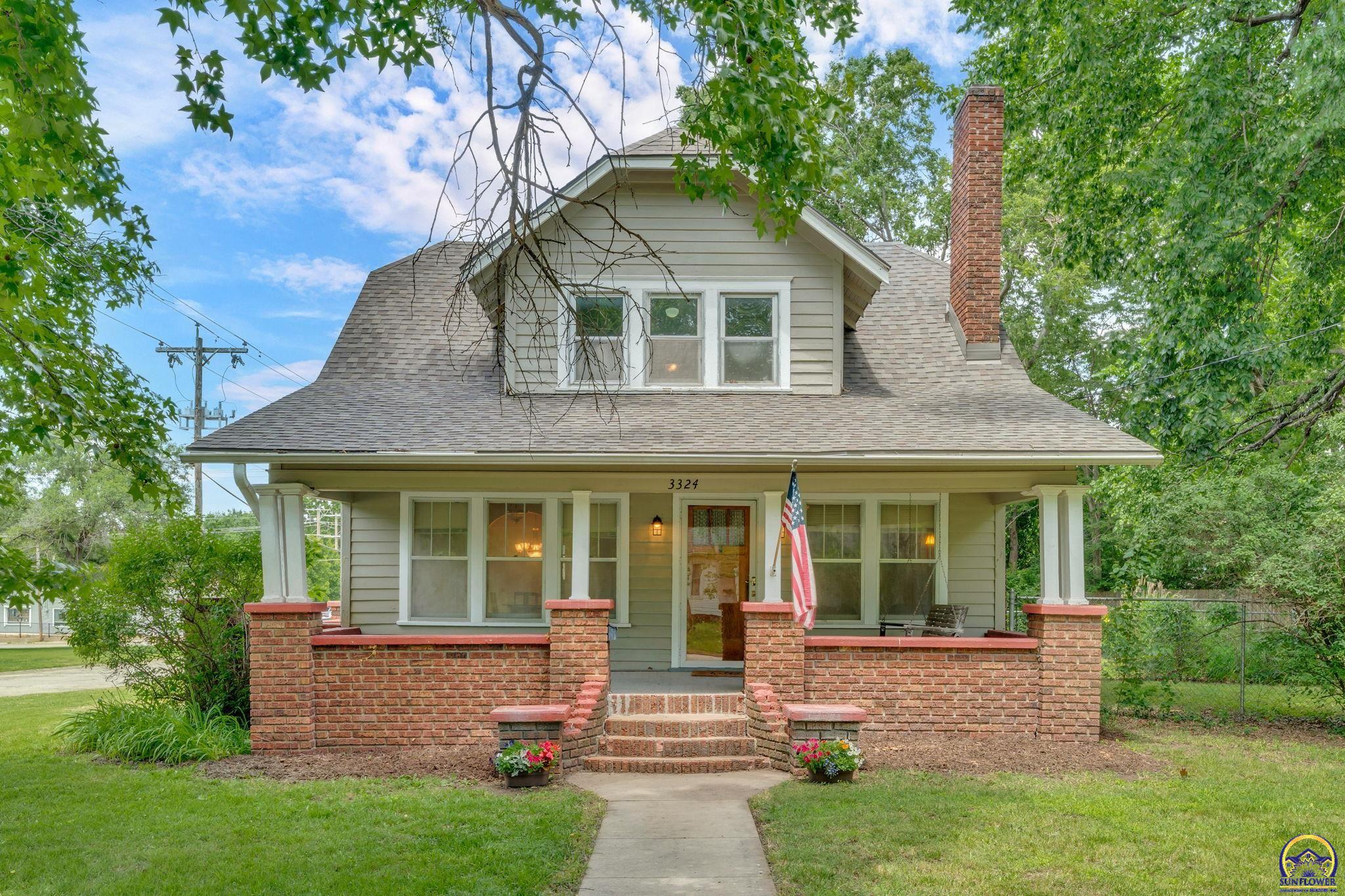 3324 Southwest Front Street Topeka, KS 66606 - Photo 2 of 38