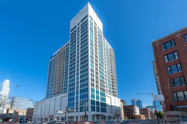 $399,000 | 757 North Orleans Street, Unit 804, Chicago, IL 60654