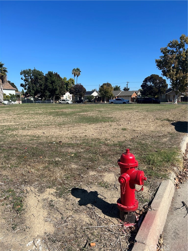 1563 P Newman, CA 95360 - Photo 3 of 8 a view of a outdoor space