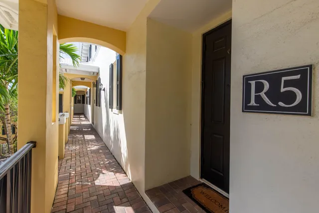 $4,500 | 1970 South Dixie Highway, Unit R5, West Palm Beach, FL 33401