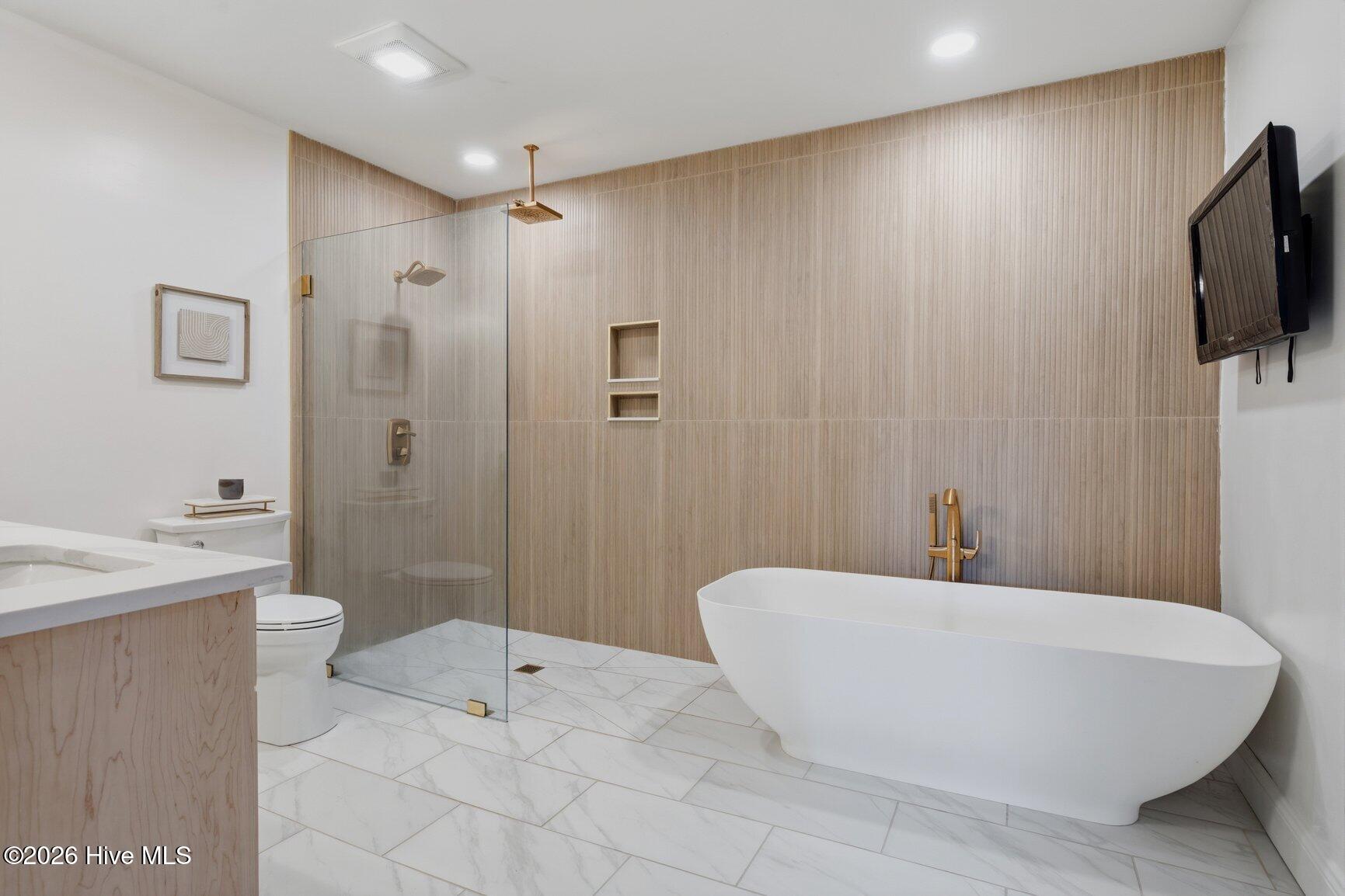 3295 Nobles Mill Pond Road Rocky Mount, NC 27801 - Photo 25 of 58 Primary Bathroom