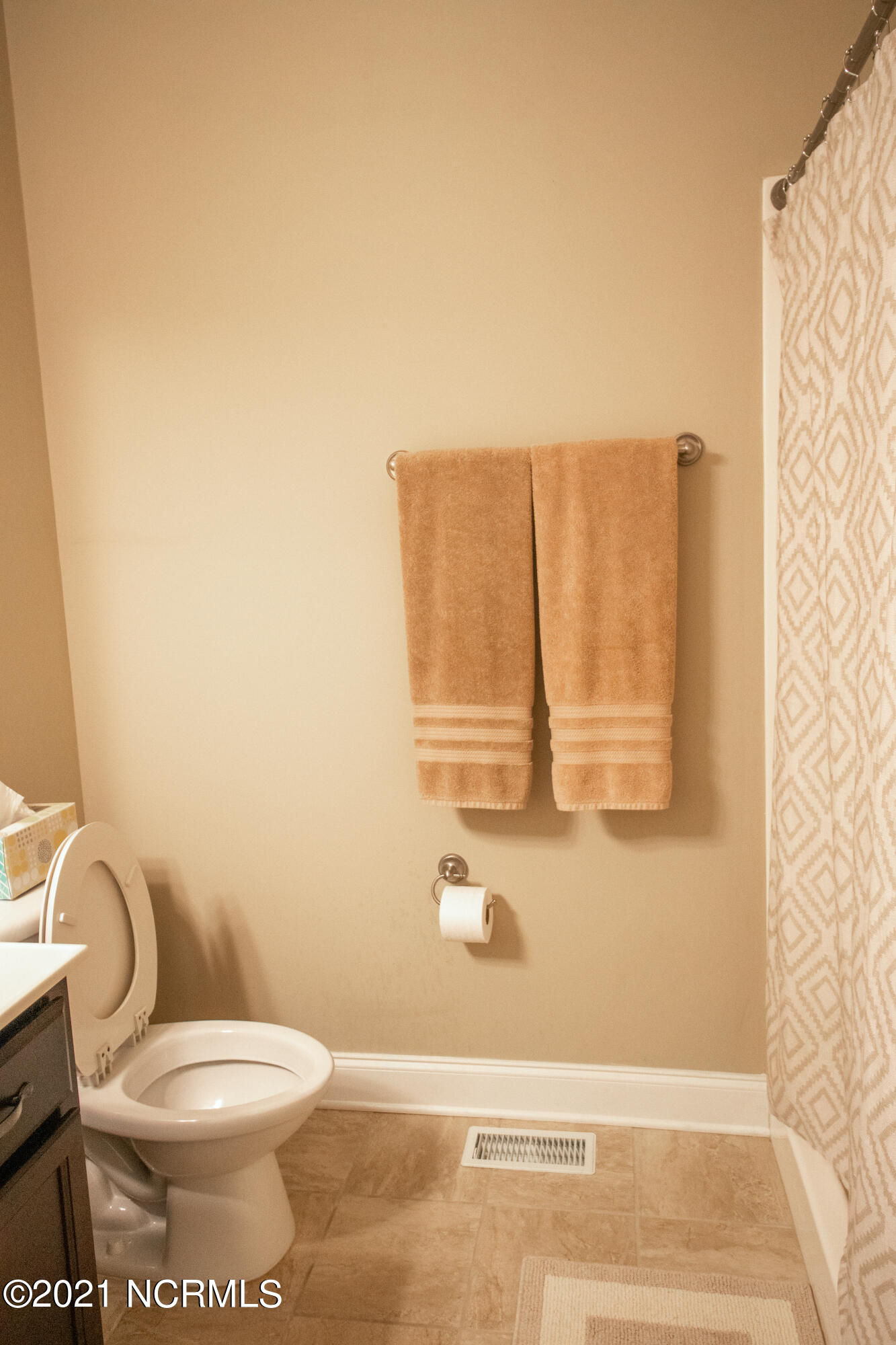 524 White Picket Way Holly Ridge, NC 28445 - Photo 11 of 43 Guest Bath 1