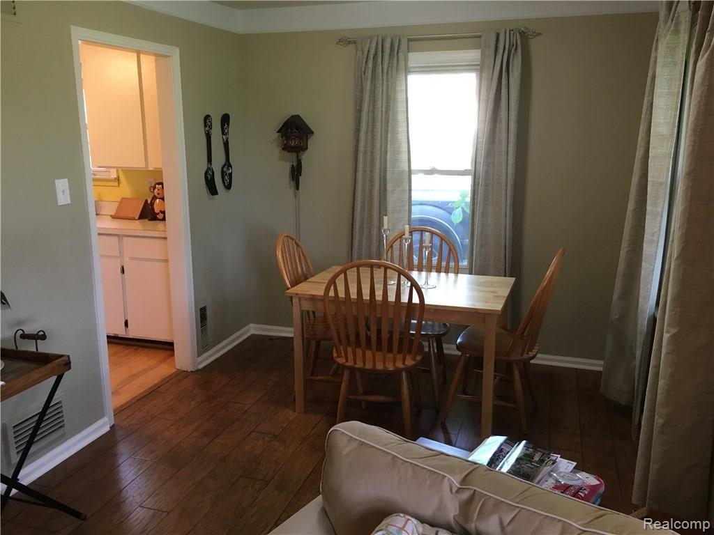45160 Geddes Road Canton, MI 48188 - Photo 4 of 10 Geddes - Dining Area.JPG