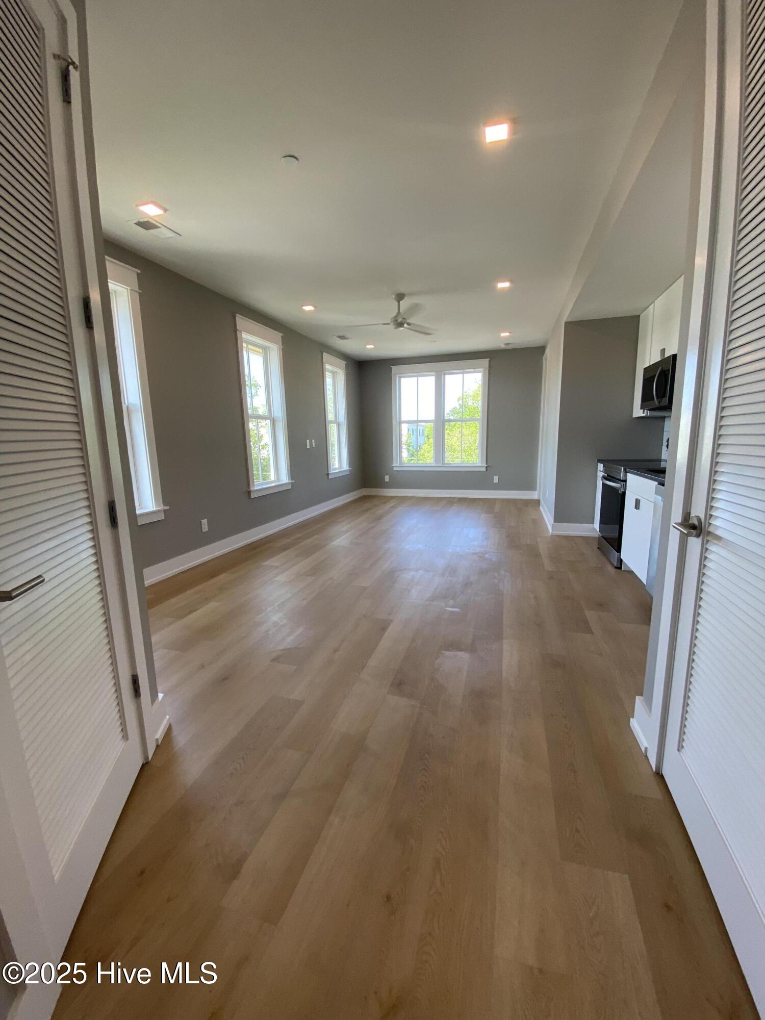 1704 Church Street, Unit 209 Wilmington, NC 28403 - Photo 3 of 10 Photo Apr 27, 10 02 22 AM