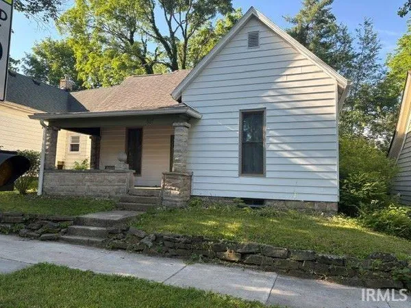 $1,500 | 817 West 6th Street, Bloomington, IN 47404