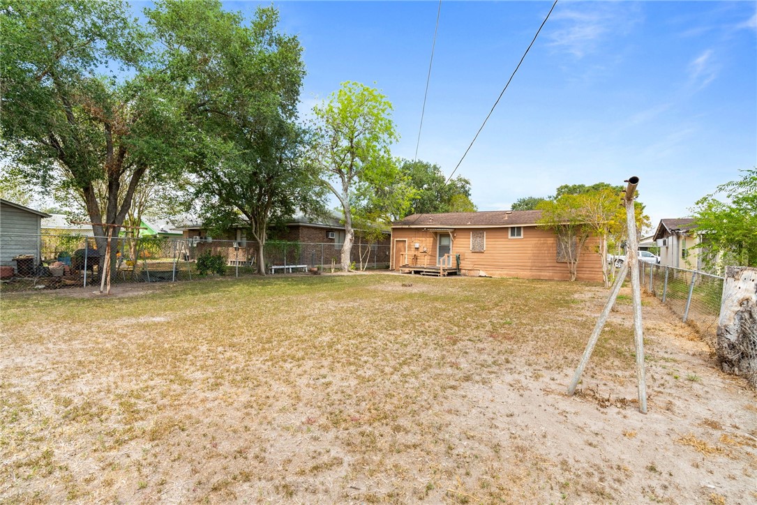 722 Hickey Street Alice, TX 78332 - Photo 15 of 17
