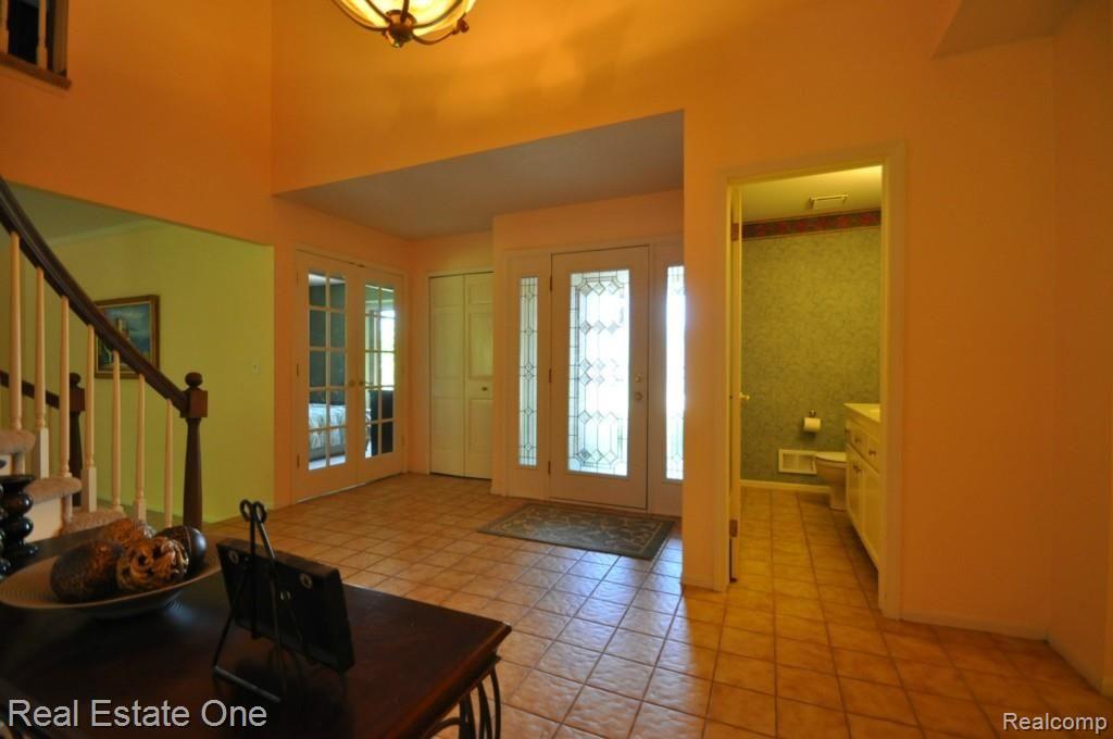 2850 Kilburn Court Rochester, MI 48306 - Photo 3 of 30 1.JPG