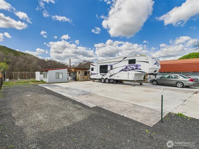 $159,000 | 315 West 2nd Street, Starbuck, WA 99359