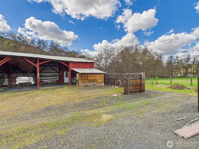 $159,000 | 315 West 2nd Street, Starbuck, WA 99359