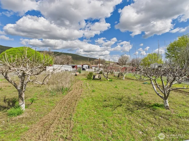 $159,000 | 315 West 2nd Street, Starbuck, WA 99359