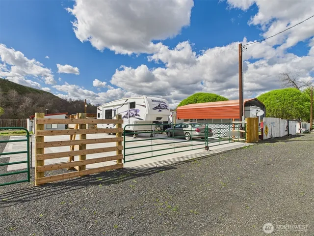 $159,000 | 315 West 2nd Street, Starbuck, WA 99359