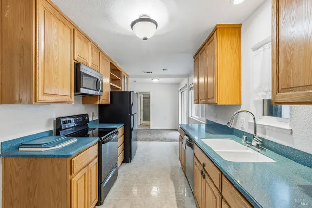 $518,000 | 741 West D Street South, Dixon, CA 95620