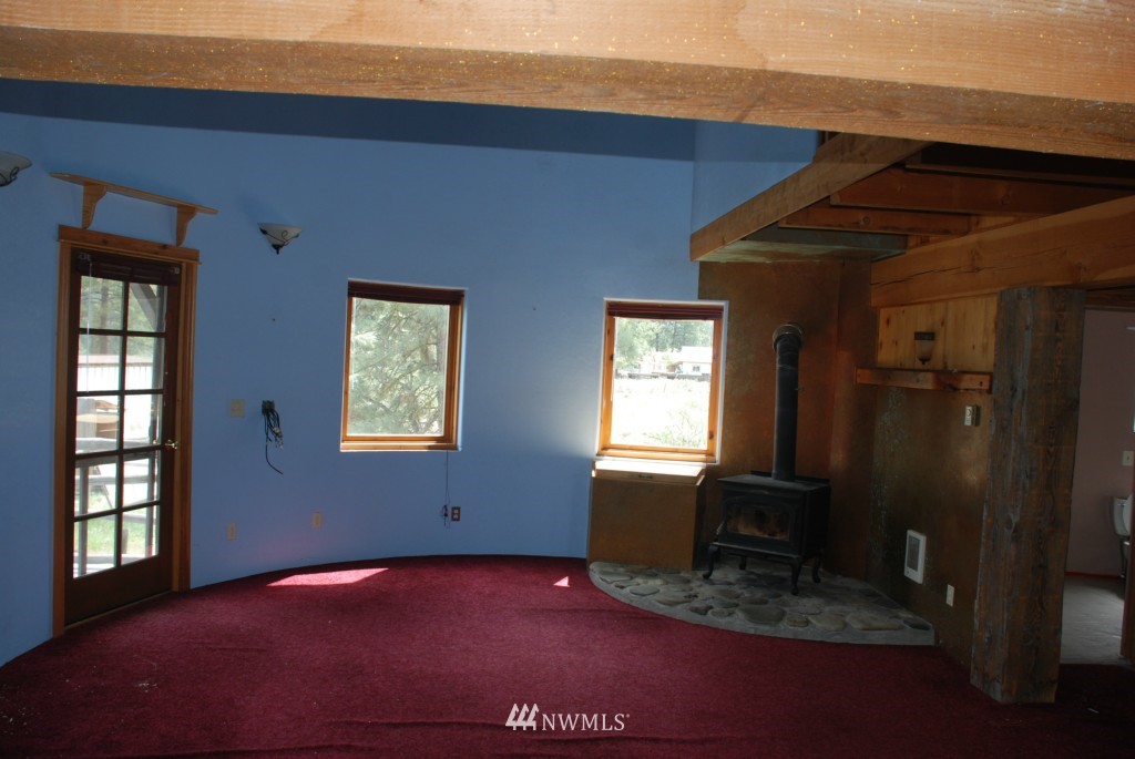 91 Horizon Flat Road Winthrop, WA 98862 - Photo 5 of 15 Gallery Image 5