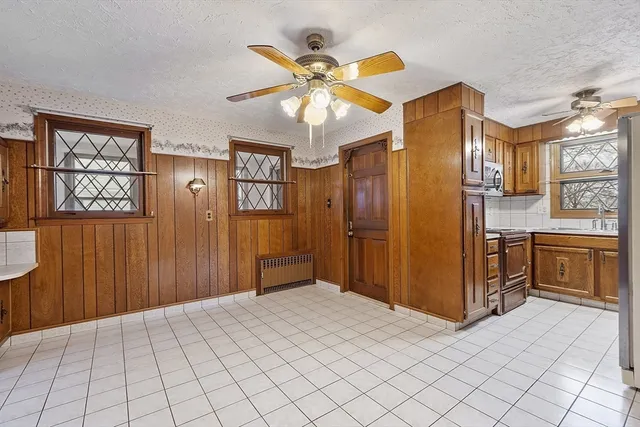 $565,000 | 18-20 Haynes Court, Leominster, MA 01453