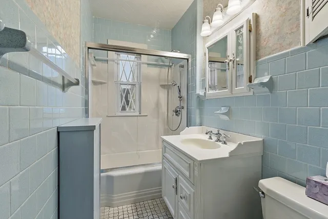 $565,000 | 18-20 Haynes Court, Leominster, MA 01453